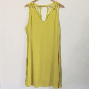 Sleeveless crochet detail dress sz women's Xl